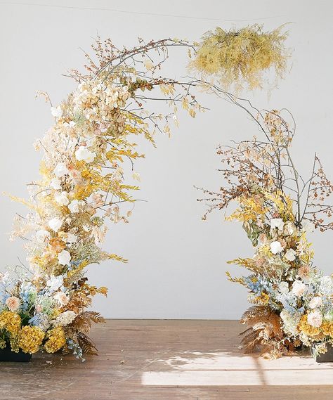 Embrace the 2021 Pantone Color of the Year with this fashion-forward ethereal bridal editorial that encourages style, even in small spaces! Round Photo Backdrop, Photo Backdrop Stand, Parties Decorations, Arbor Wedding, Wedding Arbor, Metal Wedding, Wedding Arbour, Wedding Dress Boutiques, Ceremony Flowers