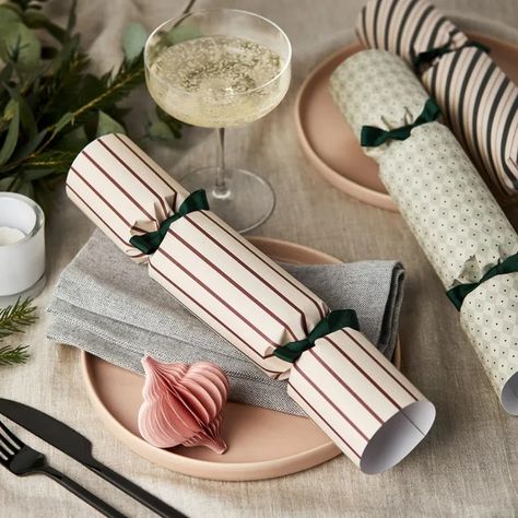 katie leamon VINTAGE STRIPE HANDMADE LUXURY CHRISTMAS CRACKERS Homemade Christmas Crackers, Best Christmas Crackers, Christmas Truffles, Holiday Berries, Vintage Inspired Christmas, Novelty Hats, Gift Wraps, Luxury Christmas, Paper Hat