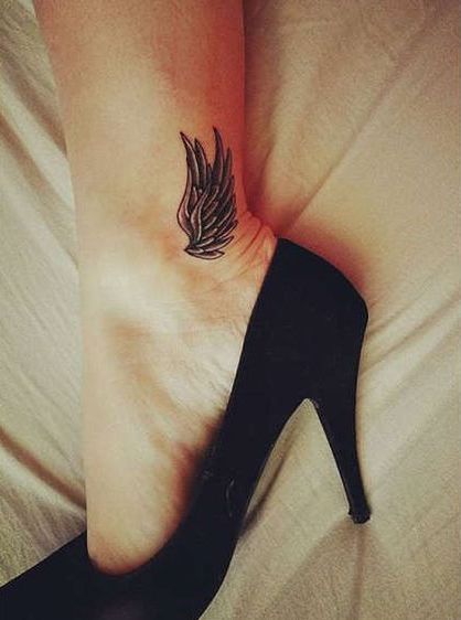 Grey Wing Ankle Tattoo. Small Wing, Ankle Tattoo Designs, Wing Tattoo Designs, Wing Tattoo, Geniale Tattoos, Celtic Tattoos, Tattoo Designs For Girls, Music Tattoos, Wings Tattoo