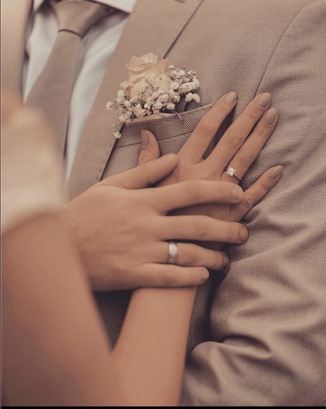 Engagement Estetic, Wedding Pictures With Newborn, Couple Photoshoot Pre Wedding, Wedding Photos Of Rings, Wedding Day Pictures Must Have Wedding Photography, Pre Ceremony Wedding Pictures, Engagement Rings Photoshoot Ideas, Wedding Photo Ideas Details, Wedding Photo Ideas Bride And Groom Creative