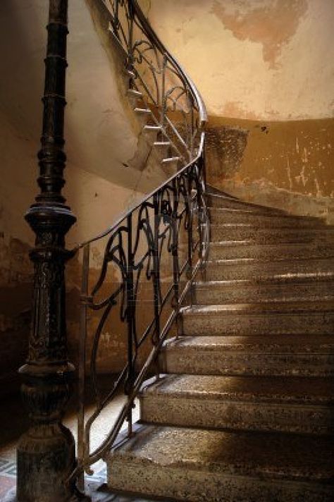 Old House Staircase, Vintage Stairs, Vintage Staircase, Old Staircase, Republic Of Georgia, Abandoned Architecture, House Staircase, South Ossetia, Georgia Homes