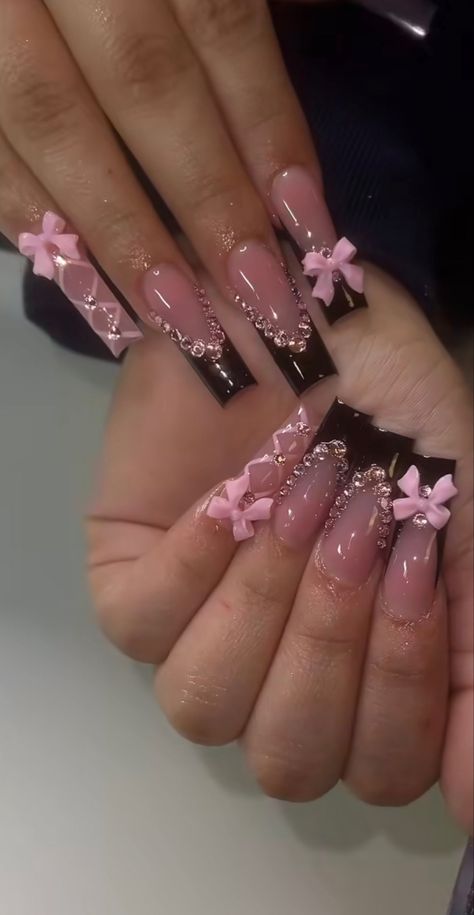 Brown Acrylics, Fake Nails Designs, Cute Acrylic Nail Designs, Dope Nail Designs, Hello Kitty Nails, Pretty Gel Nails, Really Cute Nails, Acrylic Nails Coffin Pink, Black Nail Designs