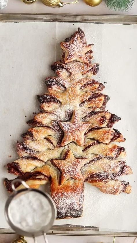 Puff Pastry Nutella, Nutella Christmas Tree, Nutella Christmas, Christmas Pastries, Decorações Com Comidas, Xmas Dinner, Christmas Lunch, Christmas Food Dinner, Christmas Brunch