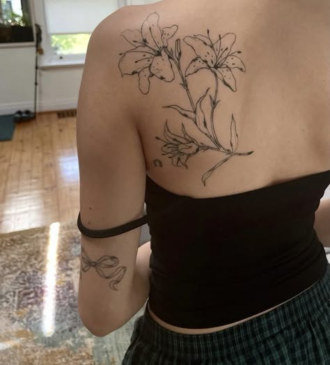 Watercolor Tattoo Ideas, Upper Back Tattoos, Funky Tattoos, Sick Tattoo, Upper Arm Tattoos, Back Of Shoulder Tattoo, Back Tattoo Women, Discreet Tattoos, Dainty Tattoos