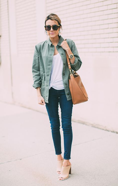 Hello Fashion Mules Shoes Outfit, Hello Fashion, Teacher Outfit, Neutral Fashion, Short En Jean, Mode Inspiration, Mode Style, Coco Chanel, Look Chic