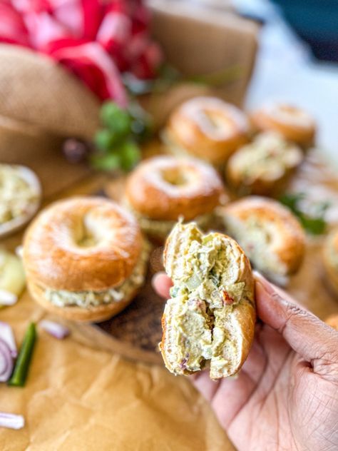 Bombay Sandwich Chopped Bagel Recipe: A Desi Twist on the Viral Trend — The Global Vegetarian Bagel Sandwich Vegetarian, Chopped Bagel, Mumbai Sandwich, Indian Sandwich, Bombay Sandwich, Plain Bagel, Bagel Sandwich, Sandwich Fillings, Bagel Recipe