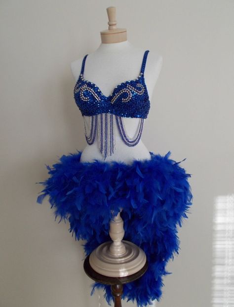 Showgirl costume Showgirl Halloween Costume, Samba Costume Diy, Carnaval Outfit Brazil, Dwts Outfits, Rio Costume, Show Girl Costume, Showgirl Outfit, Vintage Showgirl, Rio Carnival Costumes