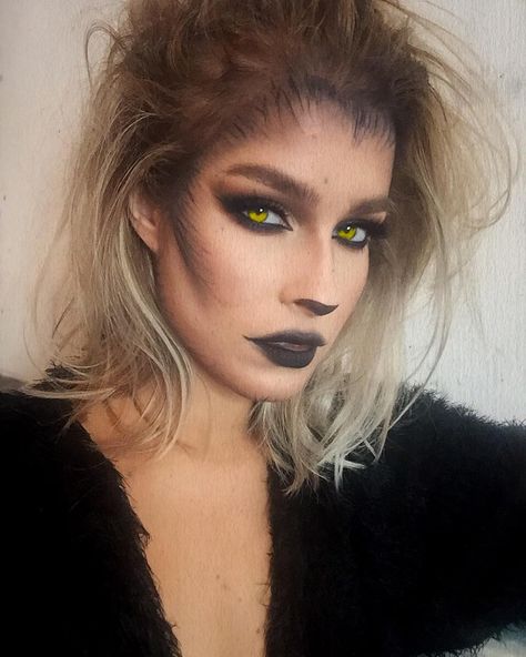 Sara Kalima on Instagram: “🐺 S H E W O L F 🐺  Love Halloween looks that I can use my regular makeup for. This is a recreation of my friend @maanonen ‘s she wolf last…” Halloween Makeup Warewolf, Wolf Make Up Women, Family Werewolf Costumes, She Wolf Costume Makeup, Werewolf Makeup Female Halloween, Halloween Wolf Makeup, Werewolf Costume Female, Werewolf Makeup Female, Wolf Makeup Women