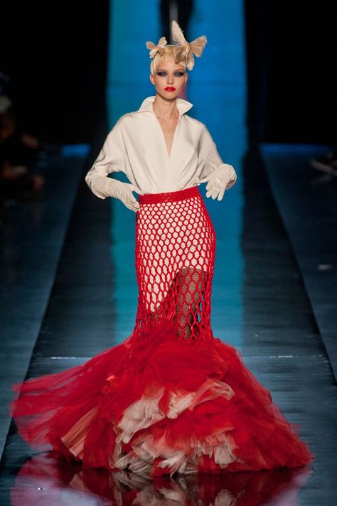 Jean Paul Gaultier Haute Couture Spring 2014 Jean Paul Gaultier Haute Couture, Class Inspiration, Couture 2014, Paul Gaultier Spring, Valentino Haute Couture, Fashion Week Spring 2014, Chanel Cruise, Atelier Versace, Trendy Skirts