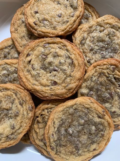 Chewy Rippled Chocolate Chip Cookies – The Wild Gems Carrot Recipes Side Dishes, Cookie Recipes Chewy, Easy Chocolate Chip Cookies, Kinds Of Cookies, Chocolate Cookie Recipes, Chewy Chocolate Chip Cookies, All Purpose Flour, Guilty Pleasure, Mini Chocolate Chips