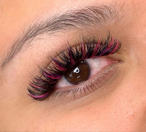 Hot Pink Lash Extensions, Pink Lash Extensions Styles, Black And Pink Lash Extensions, Pink And Black Eyelash Extensions, Hybrid Lash Extensions With Color, Colored Lash Extensions Pink, Colour Lashes Extensions, Colourful Lashes, Red Lash Extensions