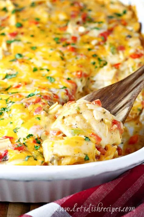 King Ranch Chicken Casserole Southwest Casserole, Southwest Chicken Casserole, Easy Chicken Casserole, Casserole Dinners, Best Chicken Casserole, Fajita Casserole, King Ranch Chicken Casserole, Chicken Casserole Recipes, King Ranch Chicken