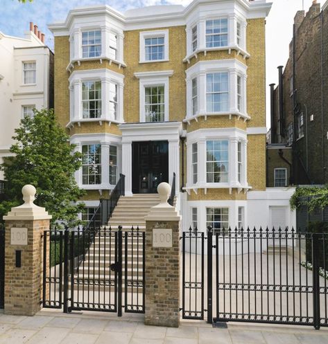 Hamilton Terrace featured in the The Wall Street Journal - A Modern-Day Makeover for a Banking Baron’s Former London Villa #BeauchampEstates #Press #WallStreetJournal #PrimeCentralLondon #LuxuryProperty Houses In London, London Mansion, London Houses, London Townhouse, Mega Mansions, London Property, London House, Wood House, St Johns