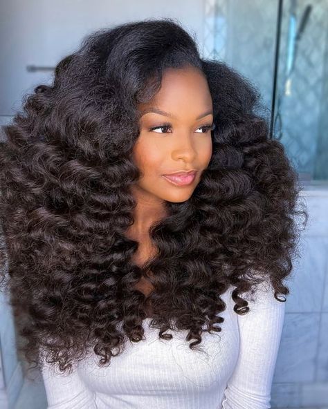 Kinky Straight Hair, Beautiful Natural Hair, Long Natural Hair, Natural Hair Inspiration, Hair Crush, Afro Hairstyles, Black Girls Hairstyles, Big Hair, Aesthetic Hair