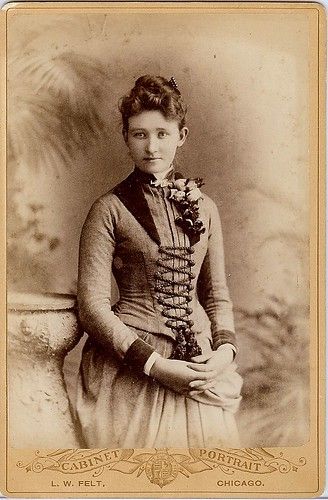 Lady Cabinet Card | PCsAHoot - Dipping toes in... | Flickr Cabinet Cards, Mary Stuart, Cabinet Card, Foto Vintage, Victorian Women, Vintage Cabinets, Vintage Typography, Vintage Portraits, Vintage Labels