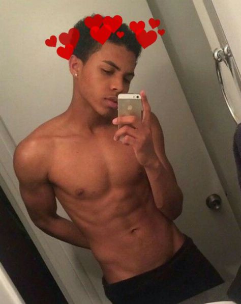 Darrin Jones, Miles Spiderman, Male Body, Curly Hair, Spiderman, Mirror Selfie, Hair, Quick Saves