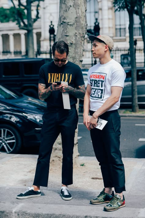 Toni Mahfud, Look Grunge, Most Stylish Men, Mode Tips, Paris Fashion Week Street Style, Best Mens Fashion, Men Street, Streetwear Men Outfits, Summer Outfits Men