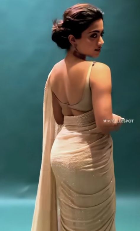 Rashmika Mandana Hot Back, Pushpa 2, Stylish Actresses, Beautiful Dresses Short, About Dogs, Bollywood Girls, Best Pictures, Indian Actress Hot Pics