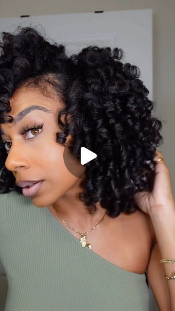 𝗟𝗮𝗻𝗮 𝗦𝘆𝗺𝗼𝗻𝗲 on Instagram: "Safe to say that I am officially a mousse girl thanks to @asiamnaturally  This rod set was a 10/10 #rosemarycollection" Middle Part Flexi Rod Set, Old Flexi Rod Set Styles, Spiral Curls Black Women, Rods Hairstyles For Black Women, Natural Hair Flexi Rod Set, Curl Styles For Medium Hair, Flexi Rod Set On Blow Dried Hair, Cold Wave Rods Natural Hair, Hairstyles For Permed Hair Black Women