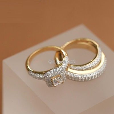 Pretty Wedding Rings, Trio Ring Set, Big Wedding Rings, Engagement Rings Twisted, Mens Gold Wedding Band, Wedding Diamond, Trio Ring, Alphabet Images, Wedding Rings Round