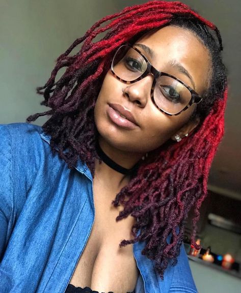 💚 @seedylib loving the maroon ombré #locs❣️ #beautiful #womenwithlocs #ombrehair #naturalhair #loclife #goodvibes #loclivin Ombré Locs, Ombre Locs, Color Dreads, Burgundy Dreads, Loc Crown, 4c Locs, Real Locs, Colorful Locs, Dreads Black Women