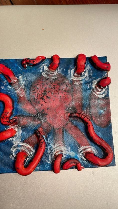 Ceramic Art With Meaning, Clay Ideas On Canvas, Octopus 3d Art, Canvas Clay Art Ideas, Creative 3d Art Projects, Clay On Canvas Ideas, Cool Art Things To Do, Texture On Painting, Octopus Canvas Painting