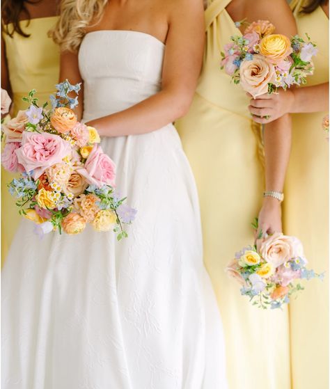 Lds Wedding Bridesmaids, Pink Yellow And Blue Wedding, Bridesmaid Dresses Yellow, Summer Wedding Inspiration, Pale Yellow Weddings, Yellow Homecoming Dresses, Bridal Party Bouquets, Wedding Party Planning, Yellow Bridesmaid Dresses