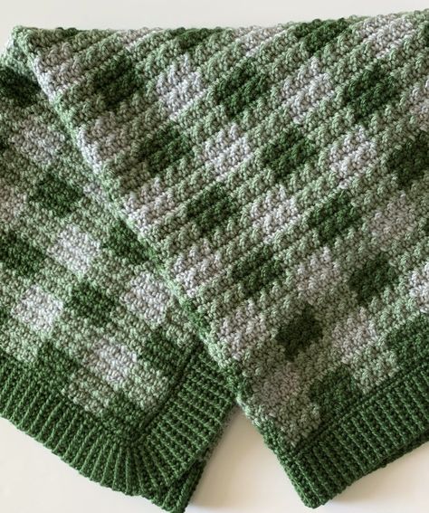 Crochet Green Gingham Blanket | Daisy Farm Crafts Heart Blanket Crochet Pattern, Crochet Gingham, Gingham Crochet, Crochet Projects Free, Gingham Blanket, Daisy Farm Crafts, Daisy Farm, Crochet Green, Plaid Crochet