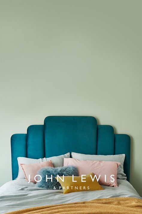 Eclectic Bed Frame, Fun Bed Frames, Colourful Room Ideas, Grey Comforter Bedroom, Teal Headboard, La Bedroom, Hotel Headboard, Colourful Room, Cool Headboards