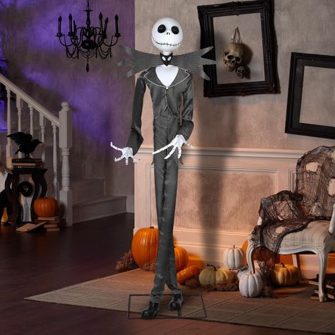 Home Depot's Life-Size Animatronic Jack Skellington Jack And Sally Halloween Decorations, Jack And Sally Halloween, Animated Pumpkins, Animated Halloween Props, Halloween Animatronics, Beetlejuice Halloween, Nightmare Before Christmas Halloween, Halloween Collectables, Halloween Yard