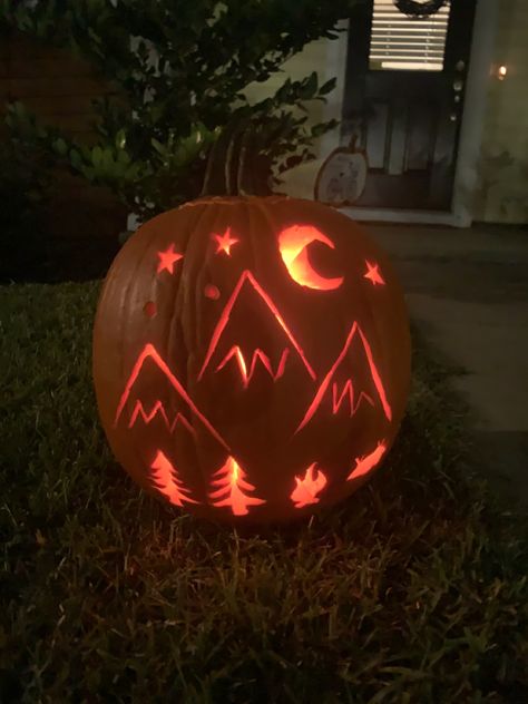 Acorn Pumpkin Carving, Pumpkin Carving Nature Ideas, Fast Pumpkin Carving, Pumpkin On Side Carving Ideas, Easy Boy Pumpkin Carving Ideas, Cute Carved Pumpkin Ideas, Clever Jack O Lantern Ideas, Pumpkin Mountain Carving, Ring Pumpkin Carving Ideas