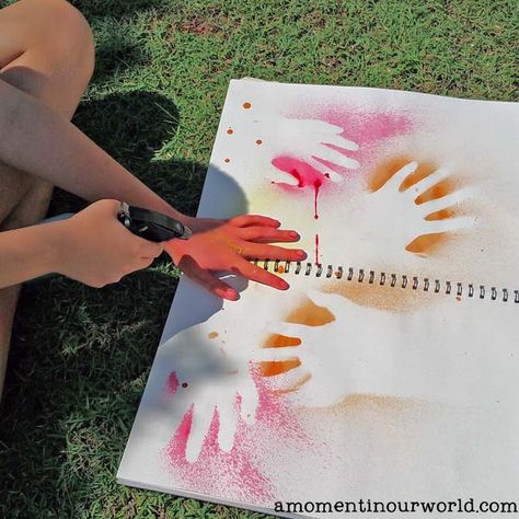 Aboriginal Hand Stencils - love this idea! Australian Art For Kids, Aboriginal Art For Kids, Aboriginal Education, Indigenous Education, Indigenous Australian Art, Didgeridoo, Aboriginal Culture, Hand Stencil, Painting Activities