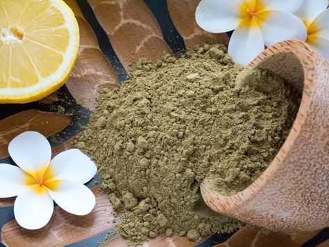 Henna is an ancient, non-permanent tattoo method using the powder of the Henna plant that is found in Africa, South Africa and Australia. The powder is formed into a paste and... Non Permanent Tattoo, Tinta Natural, Diy Henna, Henna Plant, Henna Brows, Henna Paste, Black Henna, Henna Hair, Henna Party