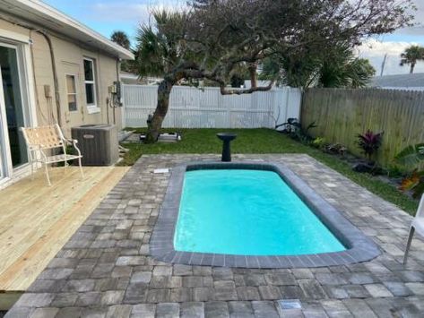 Cheap Inground Pool, Small Inground Pool, Fiberglass Pool, Fiberglass Swimming Pools, Spa Ideas, Small Pool Design, Swimming Pools Inground, Pool Picture, Fiberglass Pools