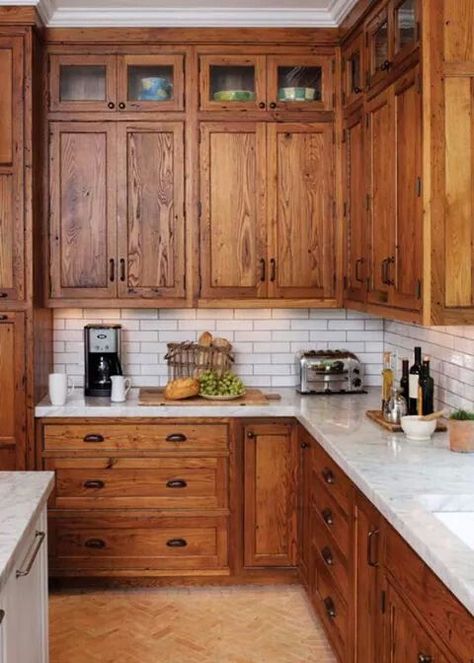 Cherry Wood Kitchen Cabinets, Cherry Wood Kitchens, Rustic Kitchen Cabinets, Kabinet Dapur, Farmhouse Kitchen Cabinets, Kitchen Cabinets Decor, New Kitchen Cabinets, Classic Kitchen, Wood Kitchen Cabinets