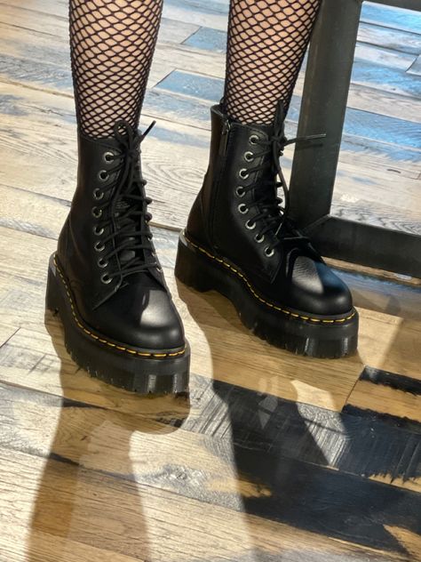 Fishnets And Docs Outfit, Doc Martens Fishnets, Black Boots Doc Martens, Docs And Fishnets, Fishnets And Doc Martens, Dr Martens Aesthetic Grunge, Doc Martens Outfit Alt, 90s Grunge Shoes, Doc Martens Aesthetic Grunge