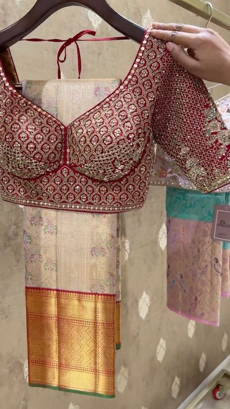 Blouse Designs Latest For Kanjivaram Saree, Blouse Sabyasachi Designs, Blouse Bridal Designs, Sabyasachi Blouses, Sabyasachi Blouse Designs, Blouse Designs Traditional, Blouse Design For Lehenga, Blouse Designs For Wedding, Sabyasachi Blouse