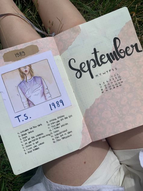 Taylor Swift Bullet Journal, Swiftie Journal, Taylor Swift Scrapbook, September Doodles, Bujo 2023, Bujo Monthly Spread, September Month, Fangirl Book, Journaling Aesthetic