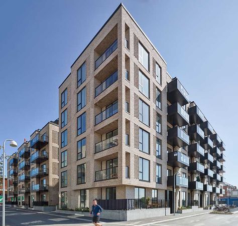 86 new homes at Sundmolen in Copenhagens inner Nordhavn district. Close Proximity, Urban Spaces, Green Space, Concept Architecture, Light And Shadow, In The Heights, New Homes, Yard, Architecture