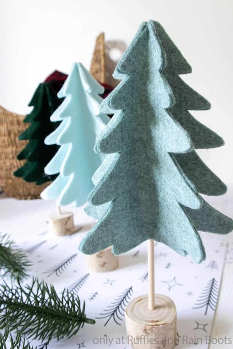 Decoracion Navidad Diy, Felt Christmas Trees, Scandinavian Christmas Trees, Tree Cut, Felt Christmas Tree, Craft Tutorial, Winter Crafts, Scandinavian Christmas, Holiday Diy