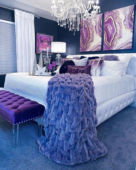 Geode Bedroom, Purple Room Decor Ideas Bedrooms, Purple Bedroom Decor Ideas, Purple And Black Bedroom, Geode Canvas, Purple Bedroom Design, Purple Bedroom Ideas, Purple Bed, Purple Bedroom Decor