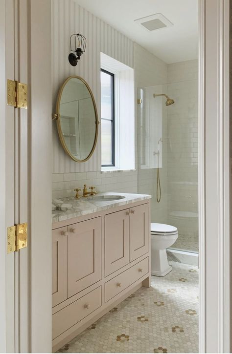 Feminine Bathroom Ideas Master Bath, Modern Blush Bathroom, Girly Modern Bathroom, Bathroom Decor Girly Interior Design, Blush Pink Vanity Bathroom, Traditional Pink Bathroom, Eye For Pretty Bathroom, Pastel Bathroom Cabinet, Blush Master Bath