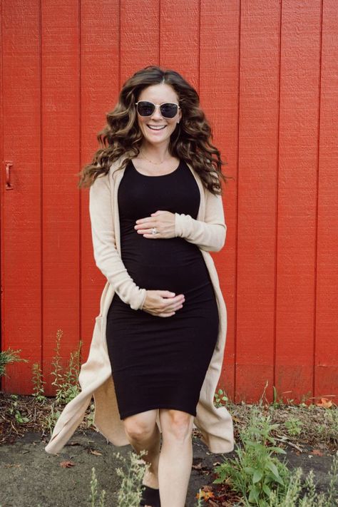 Black Bodycon Maternity Dress, Black Maternity Dress Outfit, Fall Maternity Dress Outfits, Maternity Black Dress Outfit, Black Dress Pregnancy Outfit, Long Tight Black Dress, Maternity Party Wear, Maternity Party Outfit, Bump Friendly Outfits