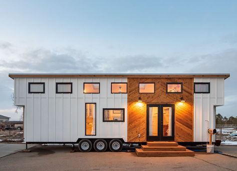 Tiny House Salon, Tiny Home On Wheels Floor Plans, Tiny Farmhouse, Design My Kitchen, Granny Pod, Tiny House Luxury, Cottage Life, Trailer Home, Backyard Spaces