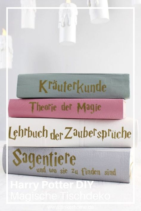 Ich zeige dir, wie du deine eigenen Harry Potter Schulbücher basteln kannst. Außerdem findest du in meinem Beitrag weitere Harry Potter DIYs. Harry Potter Tag, Harry Potter Classes, Diy Harry Potter, Harry Porter, Cute Presents, Harry Potter Crafts, Cheap Crafts, Scary Clowns, Harry Potter Diy