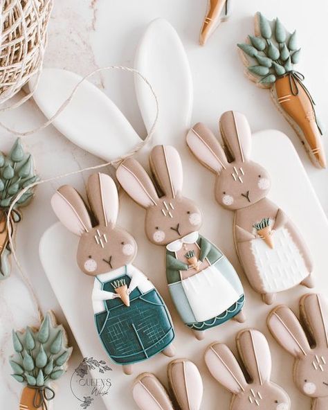 S a b r i n a 🤍 on Instagram: "Living hoppily ever after with these farmer cuties! 👩🏼‍🌾🥕🤍 these cotton tail fluffs will be available for 🐰 E A S T E R Pre-Order 🐰 TOMORROW! Link in profile will be posted midday around Noon time and as always the announcement is made through stories as well just in case you miss the post! 👇🏼👇🏼👇🏼 **Limited quantities** on select items! If the amount you are looking for is not available when checking out please send an email as DM’s won’t be monitored Easter Sugar Cookies Decorated, Cookies Decoradas, Easter Sugar Cookies, Iced Sugar Cookies, Bunny Cookies, Sugar Cookie Designs, Chocolate Candy Bar, Easter Inspiration, Fancy Cookies