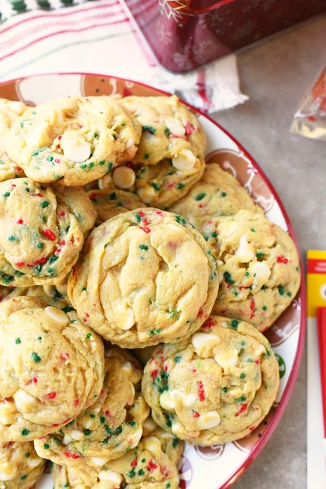 Christmas Vanilla Pudding Cookies, Pudding Cookies Vanilla, Christmas Pudding Cookies Recipes, Pudding Christmas Cookies, Cookies For Santa Recipe, Christmas Cookies With Pudding, Christmas Sprinkle Pudding Cookies, Christmas Eve Cookies, Cookies Made With Vanilla Pudding