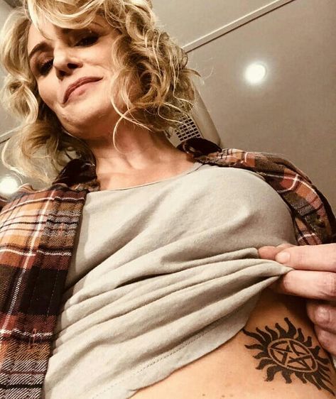 Supernatural Mary, Winchester Brother, Mary Winchester, Supernatural Tattoo, Samantha Smith, Cast Photos, What Is My Life, Supernatural Quotes, Tv Supernatural