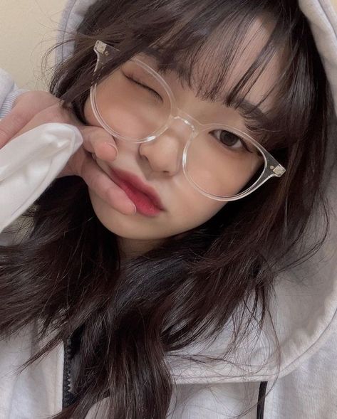 Ulzzang Glasses, Asian Glasses, Korean Glasses, Beautiful Iphone Case, Cute Glasses, Soo Hyun, Pretty Females, Selfie Ideas Instagram