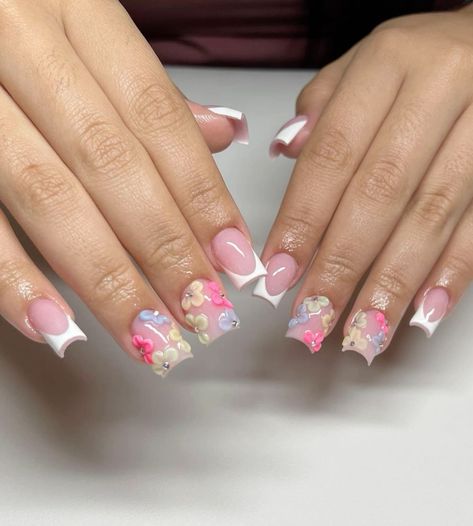 There's a new beauty trend taking over Instagram and it's absolutely stunning. Say hello to "quartz nails". Short Nail For Summer, Short Full Sets Nails, Summer Nail Sets Acrylic, Shorties Nails Design, Short Decorated Nails, Gran Canaria Nails, Xs Nails Designs Short, Shorties Nails Square Spring, Spring Nail Art Square